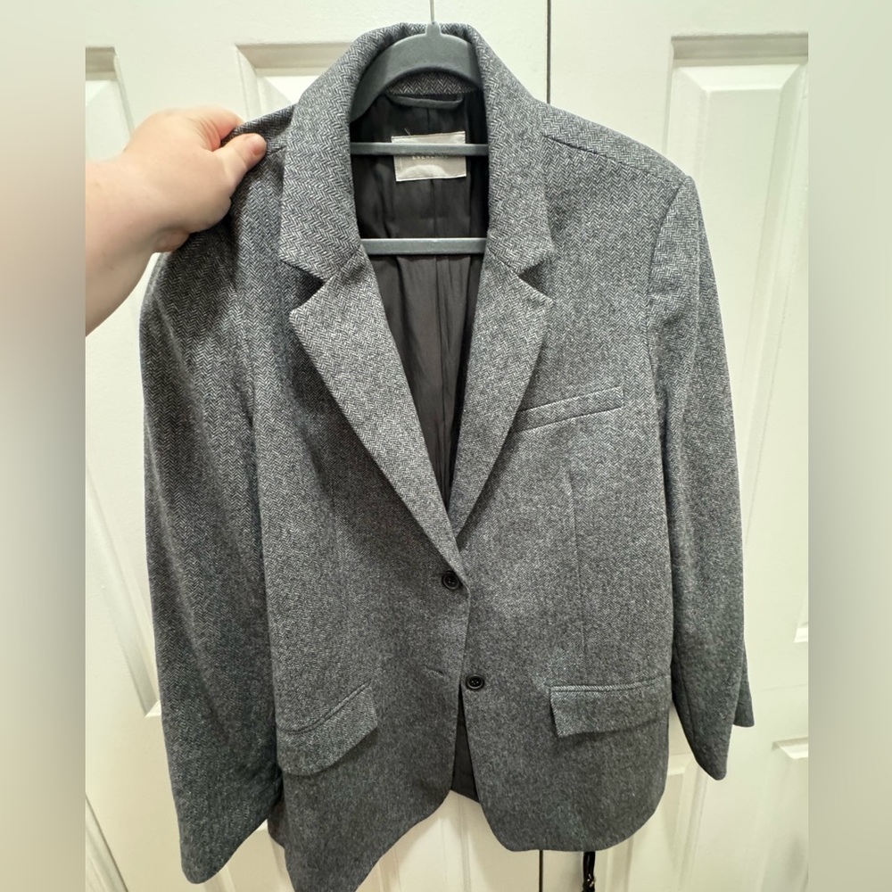 Grey subtle herringbone Everlane blazer, barely worn